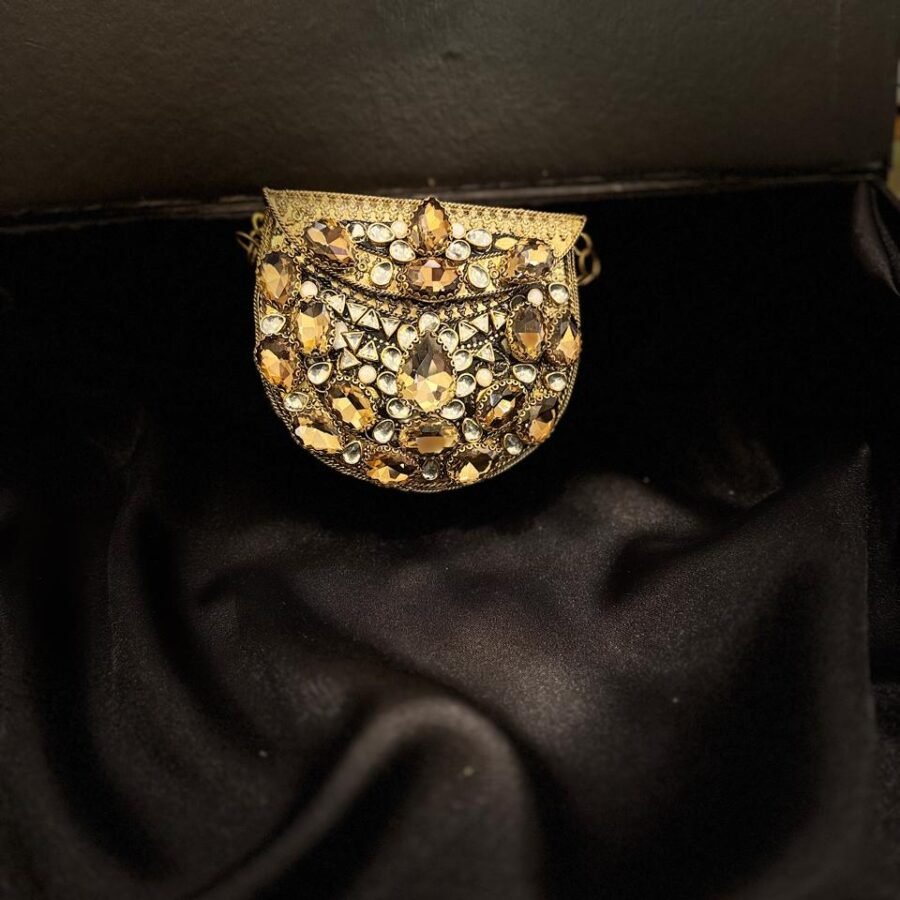 Stone clutches