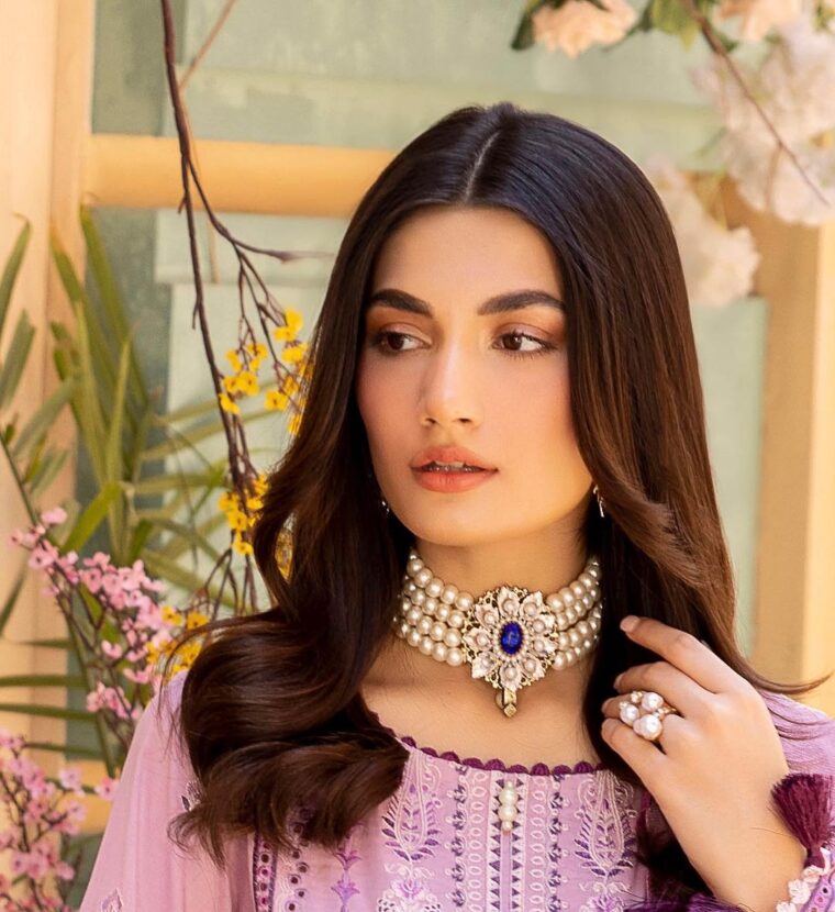 Sunflower Treasure choker - Image 1