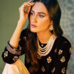 Signature 5-Layered Pearls Necklace - Image 9