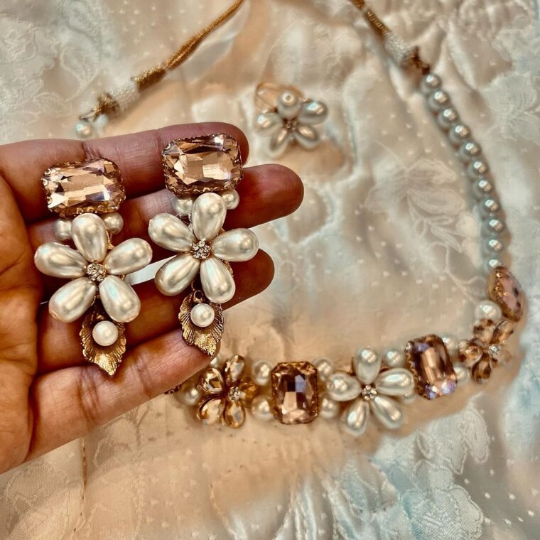 Signature Flower Treasure - Image 3