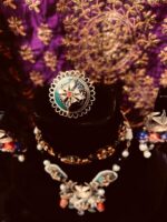 Antique Gold Chand Taara Set With Kundan - Image 2