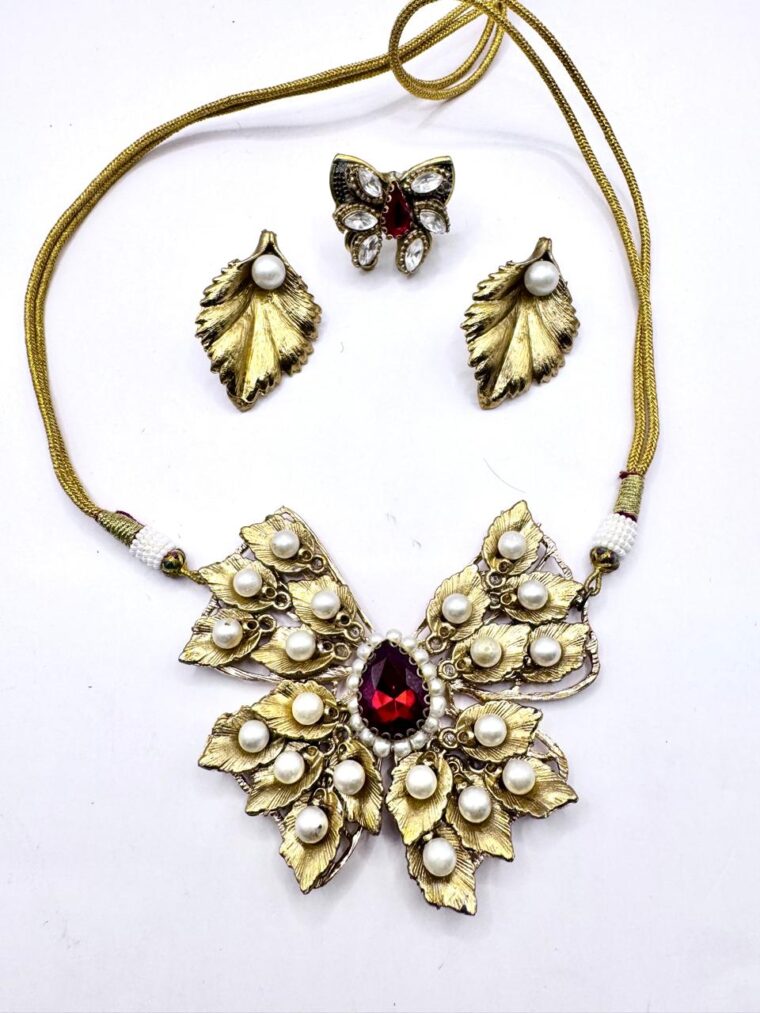 Butterflies Signature Choker Set - Image 15