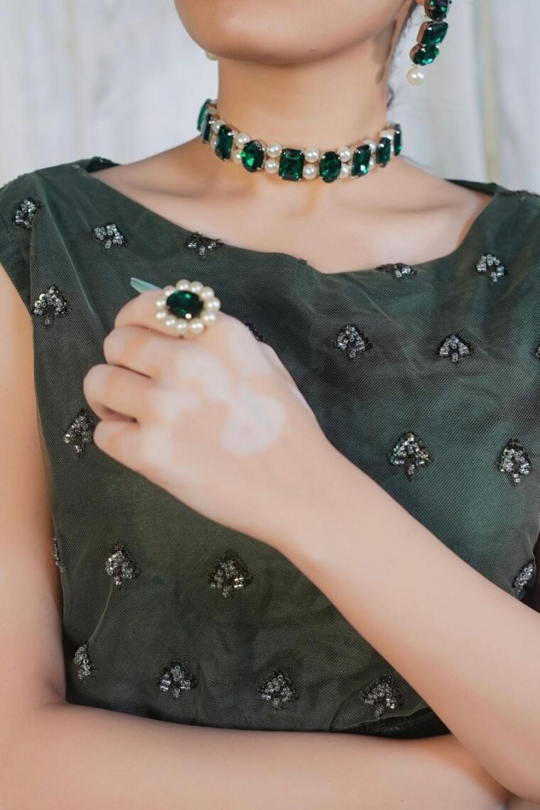 Gems Treasure Choker Set - Image 2