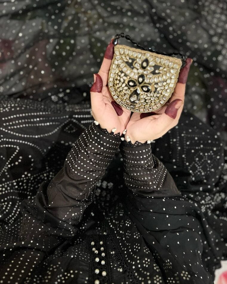 Black Mini Treasure - Image 1