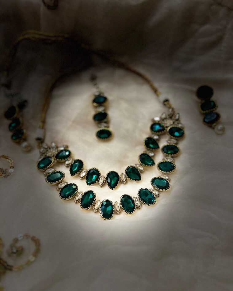Devine Choker Treasure Set - Image 5