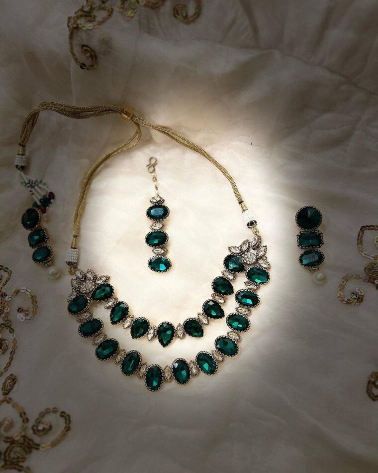 Devine Choker Treasure Set - Image 1
