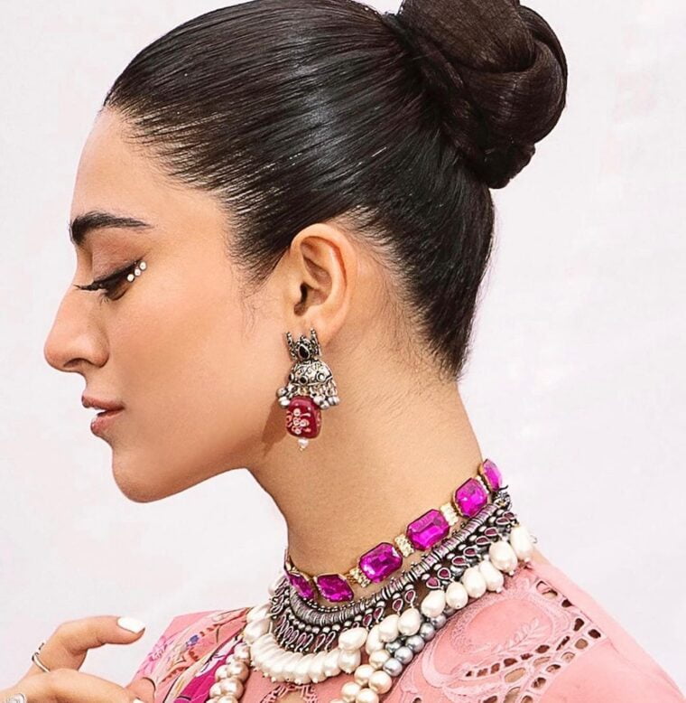 Hot Pink Themed Gorgeous Necklace - Image 1