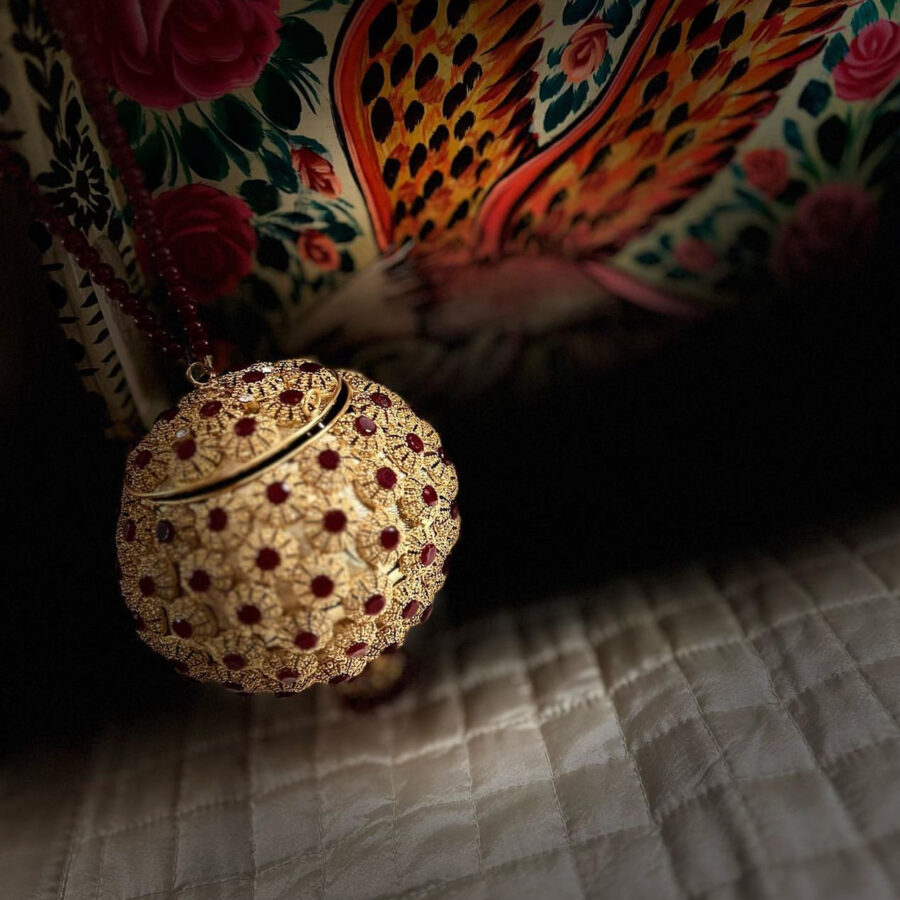 Golden. Mini Circle Treasure