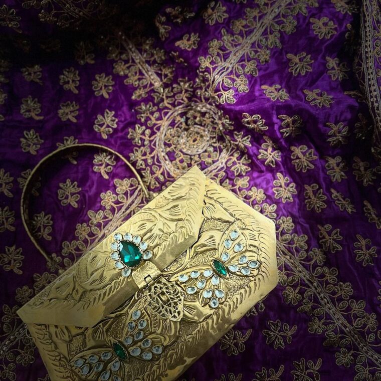 Golden Vintage treasure - Image 2
