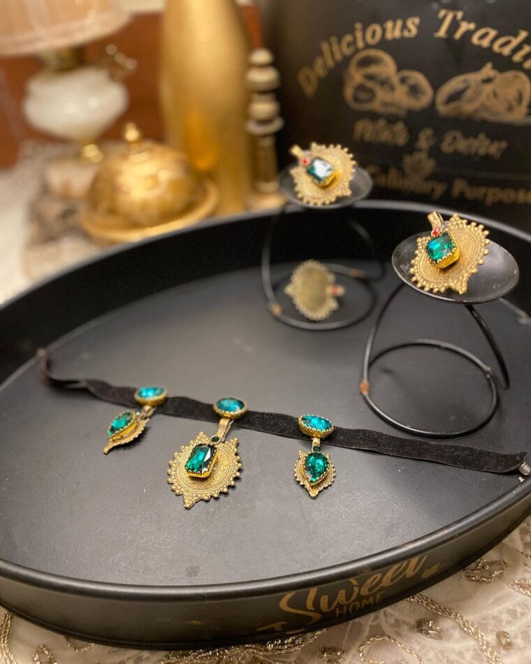 Statement Vintage Set - Image 6