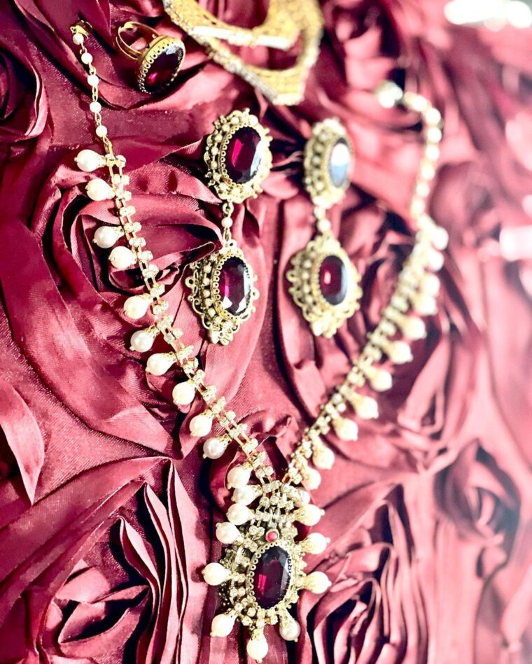 Pearl Necklace Treasure Set - Image 3