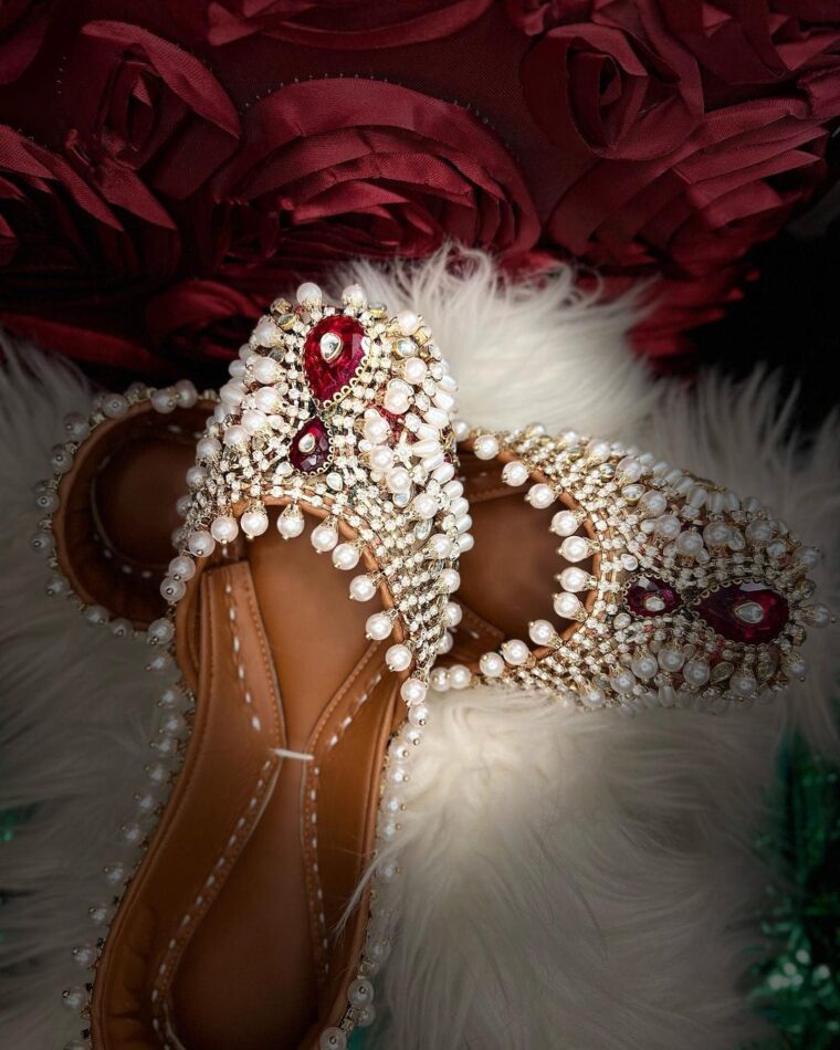 Maroon Kundan & Pearls Embellished Khussa - Image 1