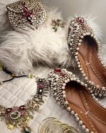 Maroon Kundan & Pearls Embellished Khussa - Image 5