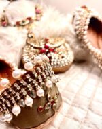 Maroon Kundan & Pearls Embellished Khussa - Image 7