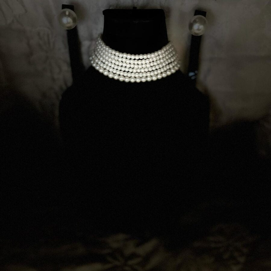 Signature Pearls Choker