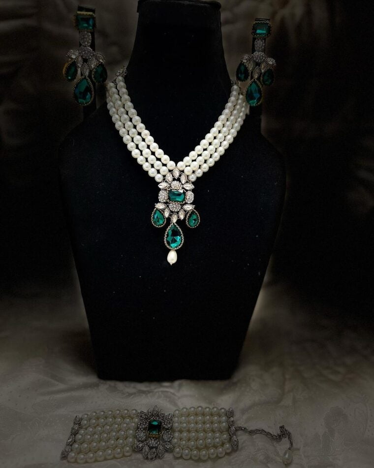 Signature Royal Emarald Set - Image 2