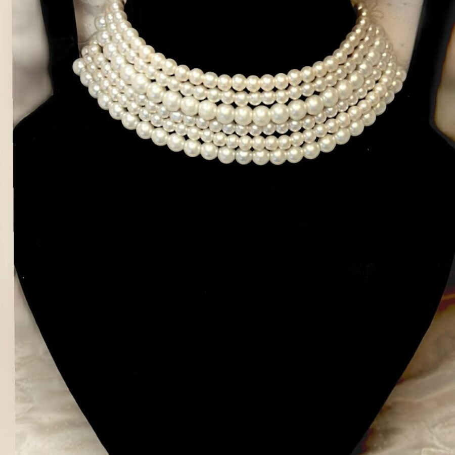 Signature Pearls Choker