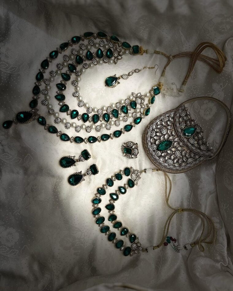 BRIDAL TREASURE - Image 1