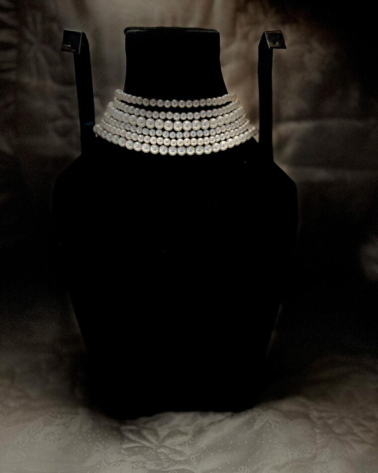 Signature Pearls Choker - Image 6