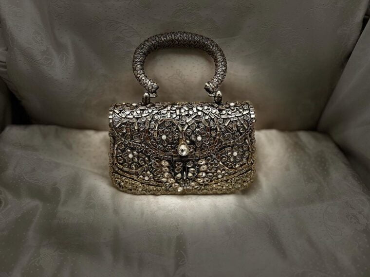 Exquisitely Classic Treasure - Image 7