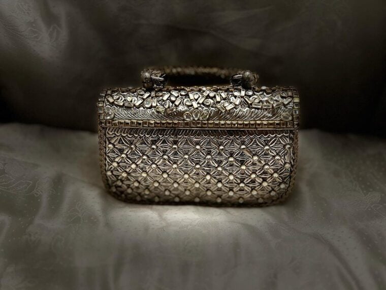 Exquisitely Classic Treasure - Image 6