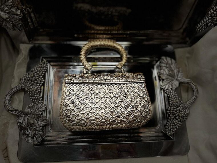Exquisitely Classic Treasure - Image 3
