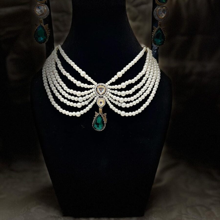 Noore pearls necklace