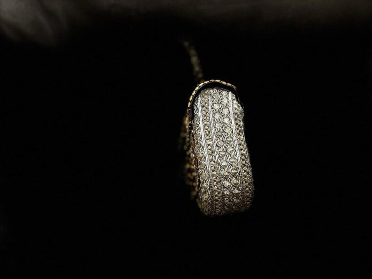 Exquisitely Classic Treasure - Image 7