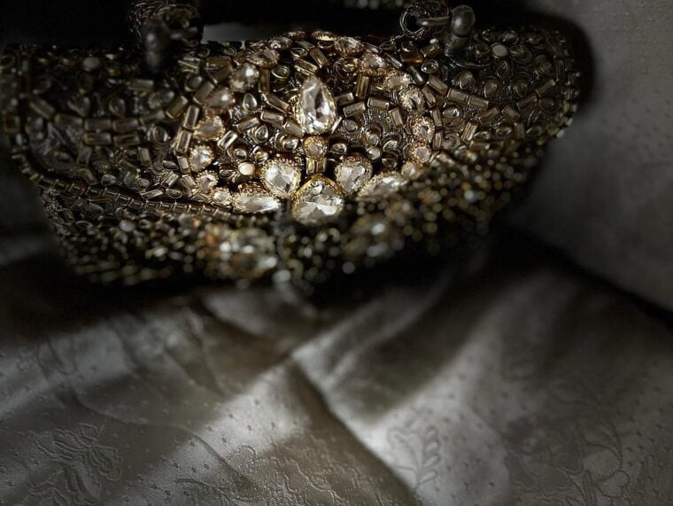 Exquisitely Classic Treasure - Image 3