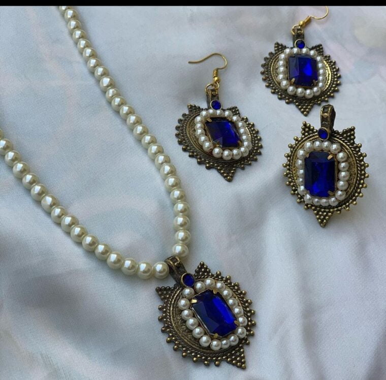 Antique Set - Image 2