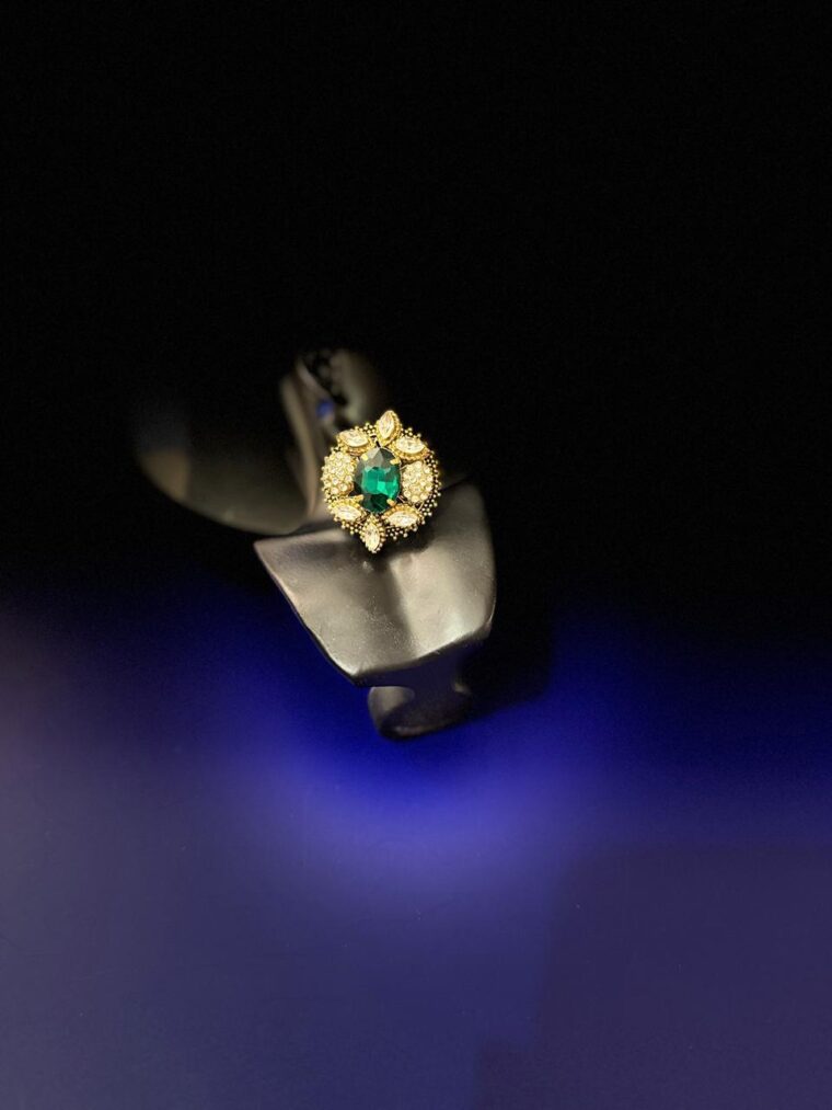Royal drop necklace with earrings - Image 3