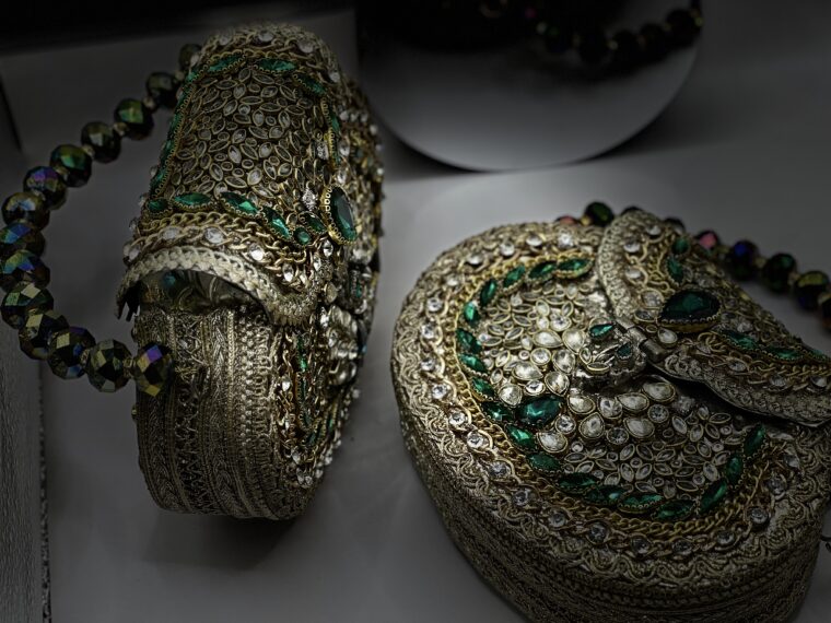 Heavy embellished bridal clutch - Image 3