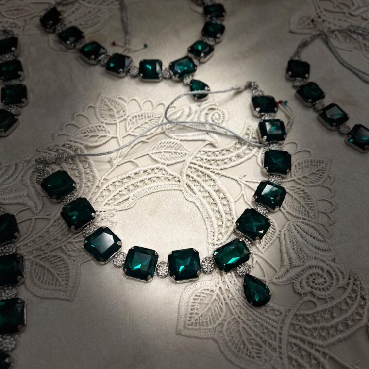 Emerald & Silver Long Necklace Set - Image 4