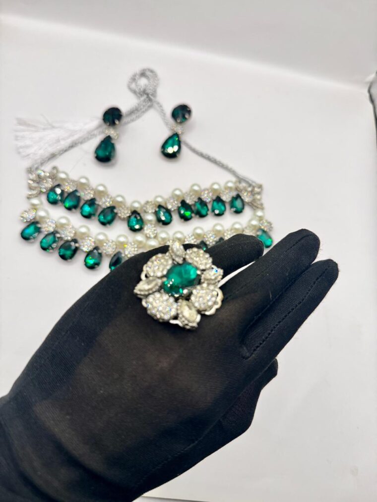 Silver and emarald bling set - Image 3