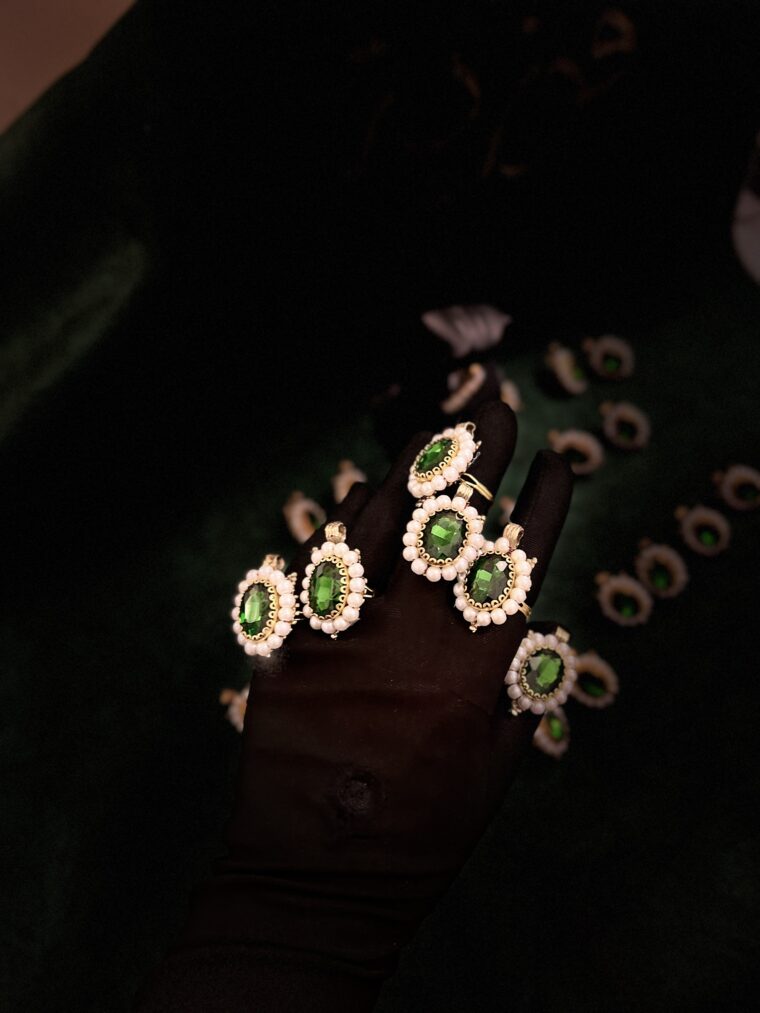 Pearls statement ring - Image 2