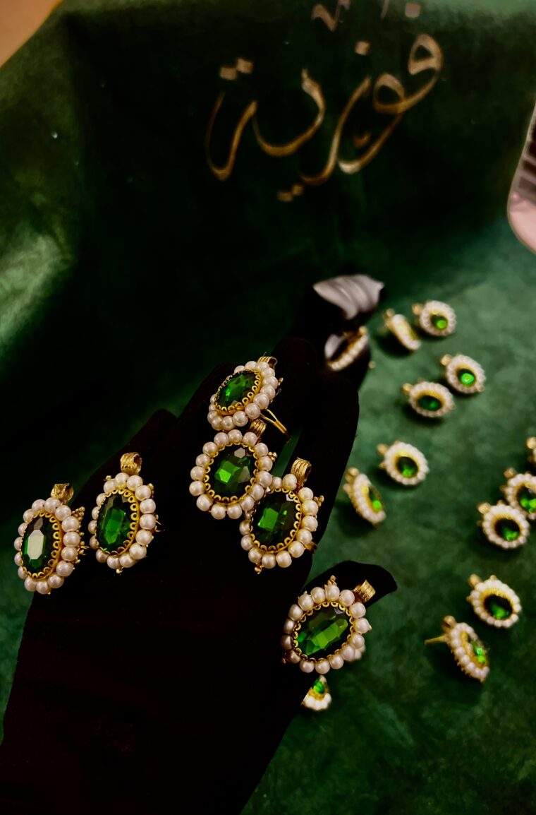 Pearls statement ring - Image 3
