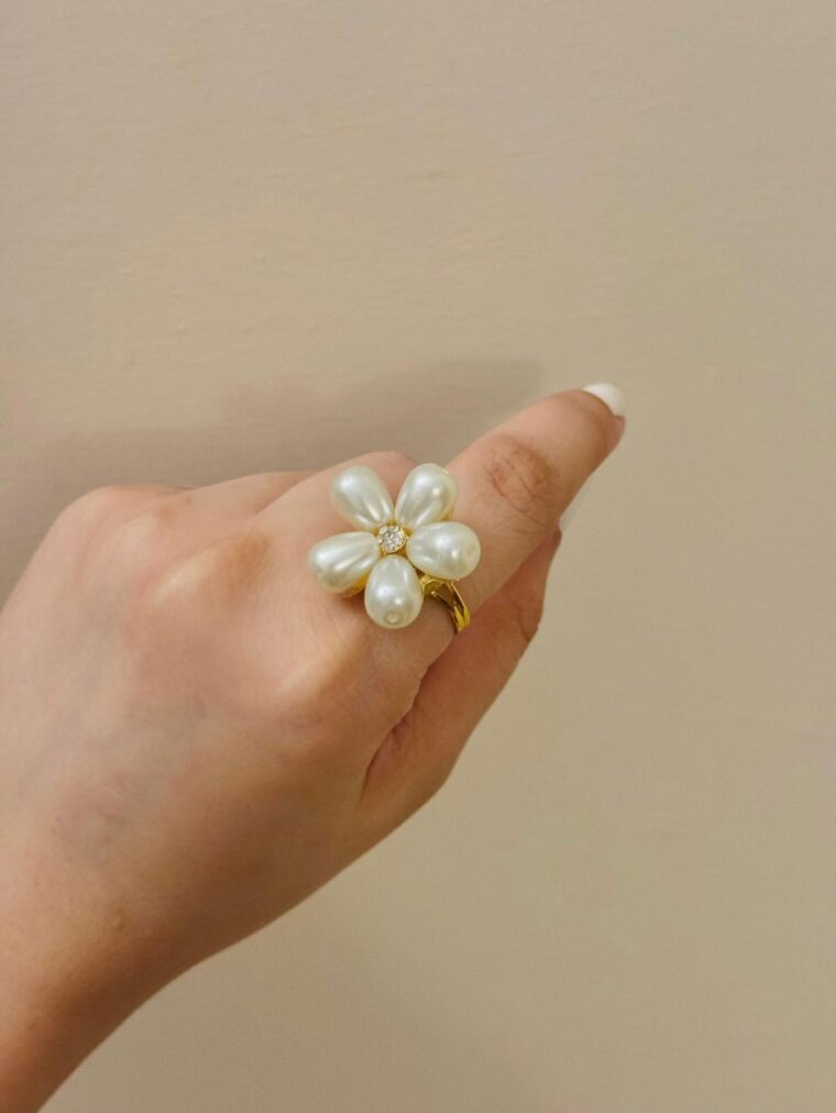 pearl flower ring - Image 1
