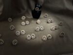 PINK PEARL STUDS - Image 4