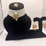 Pearls gold leaf choker set