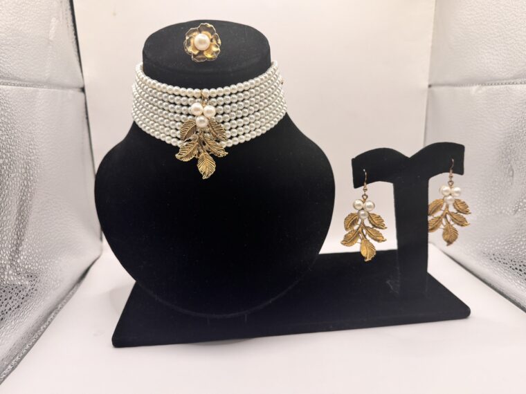Pearls gold leaf choker set - Image 1