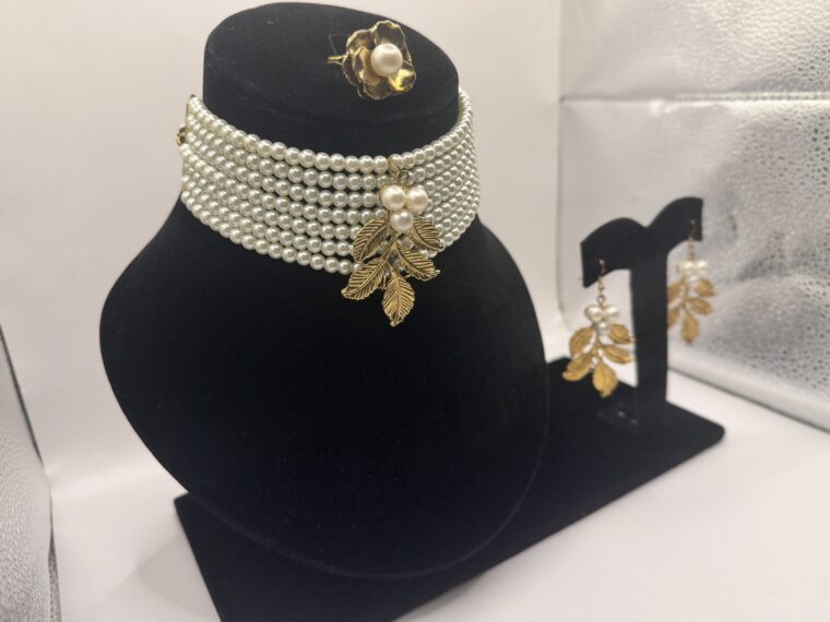 Pearls gold leaf choker set - Image 3