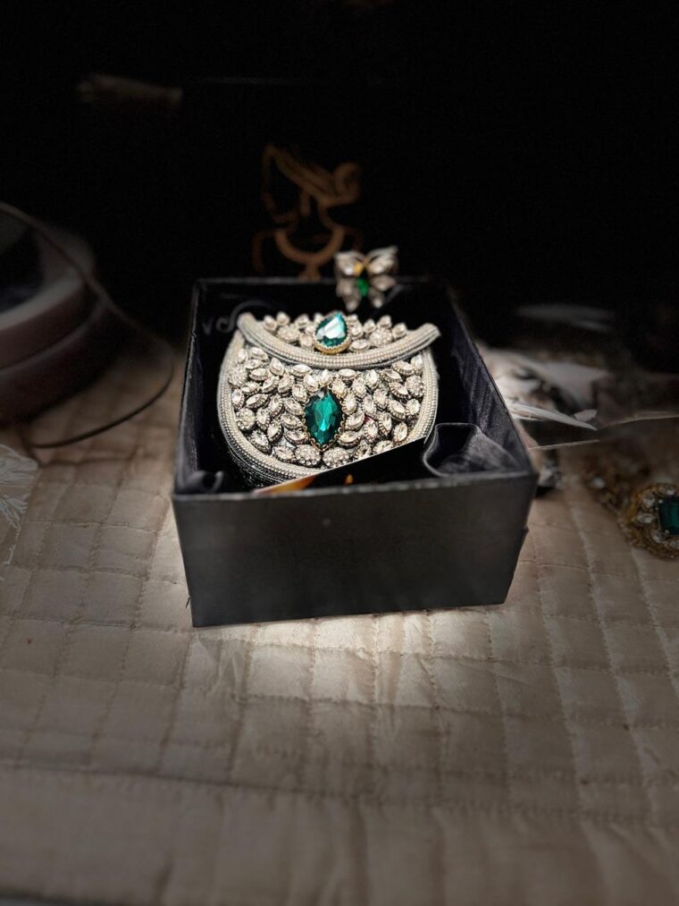 Bridal kundan silver clutch - Image 7