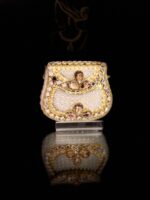 Pearls mini gold clutch - Image 3