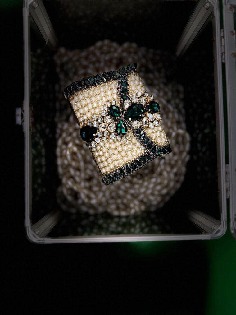 antique pearls gem clutches - Image 4