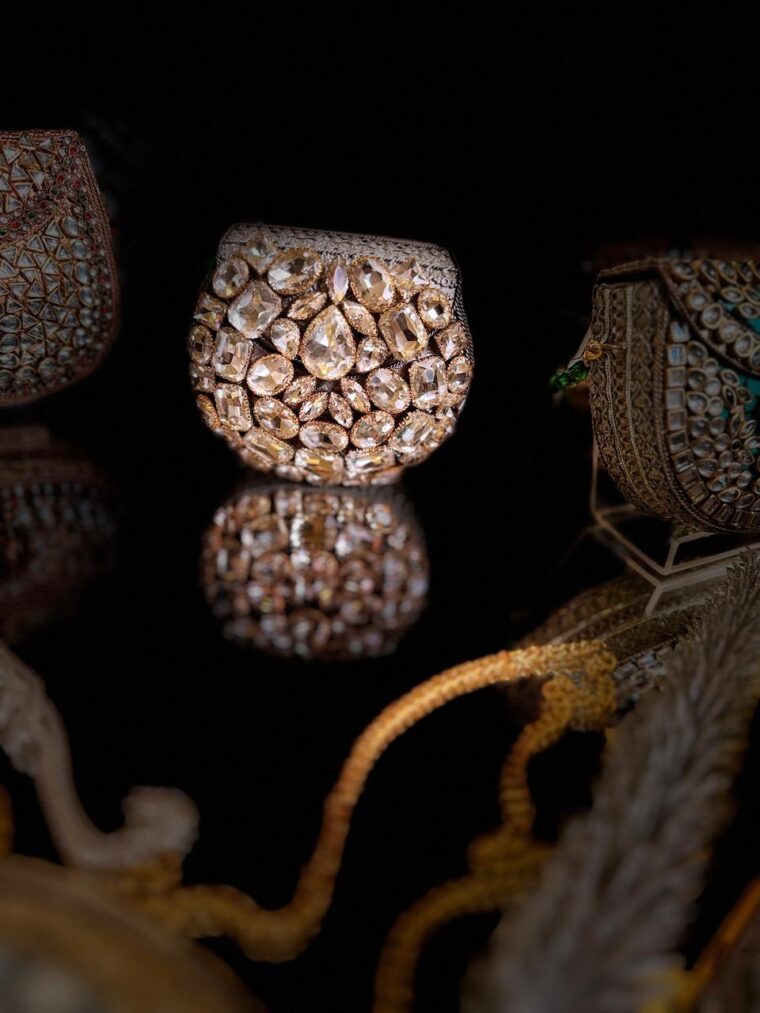 Gem drop clutch - Image 1