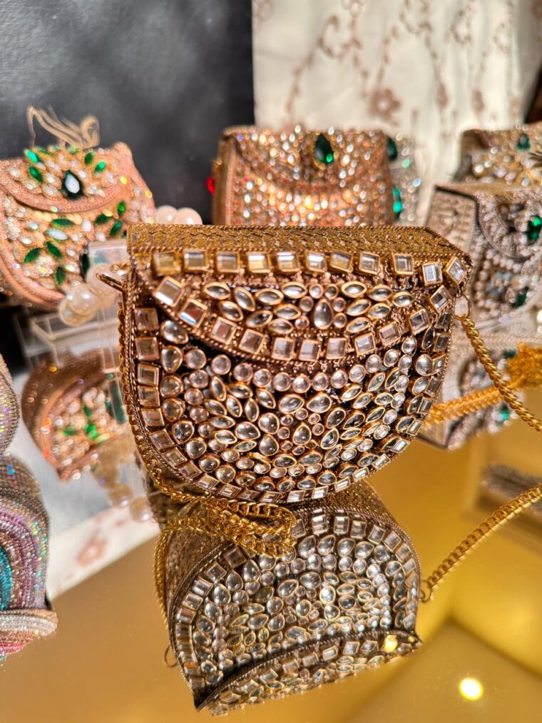 Kundan gold mini Clutch - Image 3