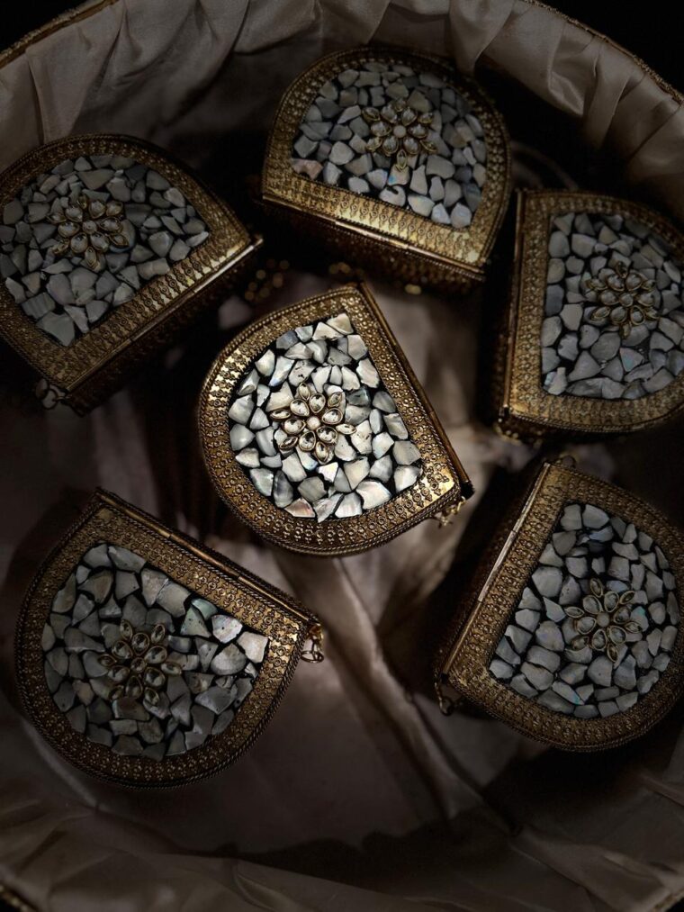 Kundan gold mini Clutch - Image 9