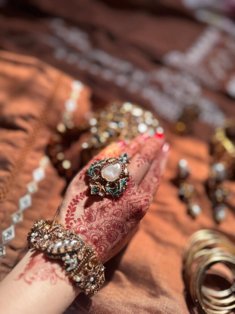 Mother of pearls rings - Image 1
