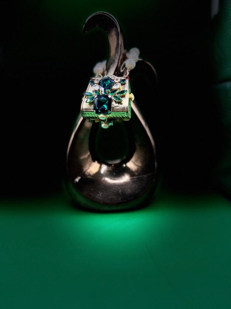 Super Mini Gold & Emerald Clutch - Image 2