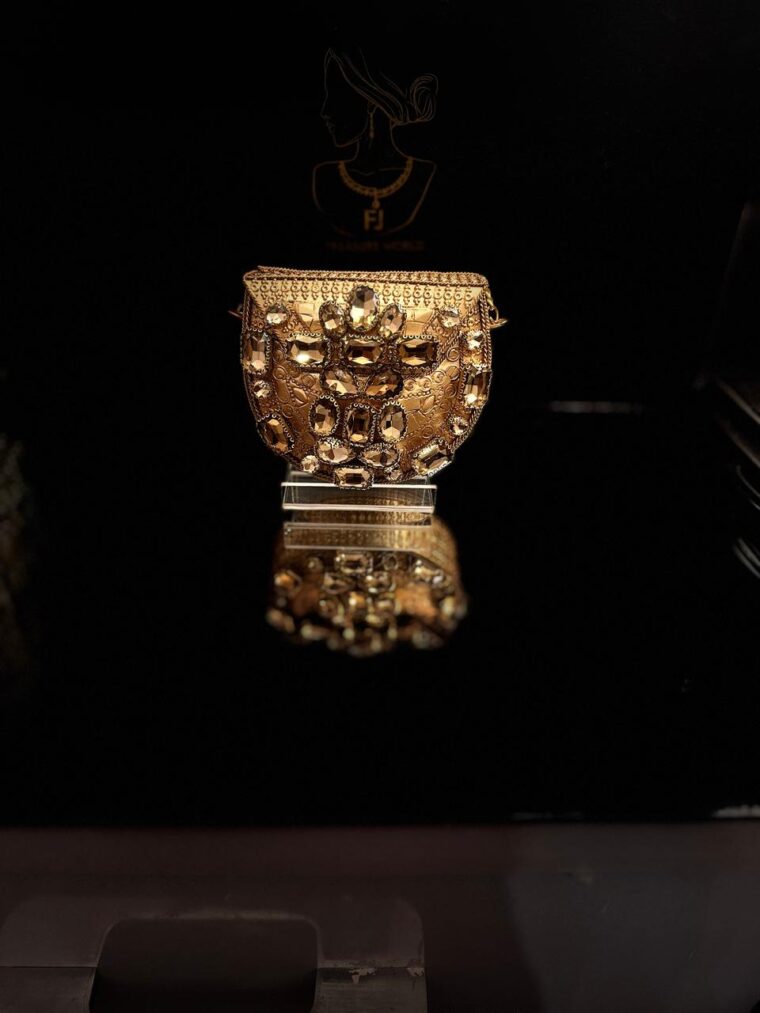 Stone clutches - Image 8